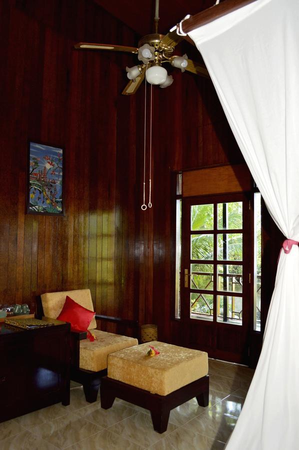 Kungkungan Bay Resort Bitung Exteriör bild
