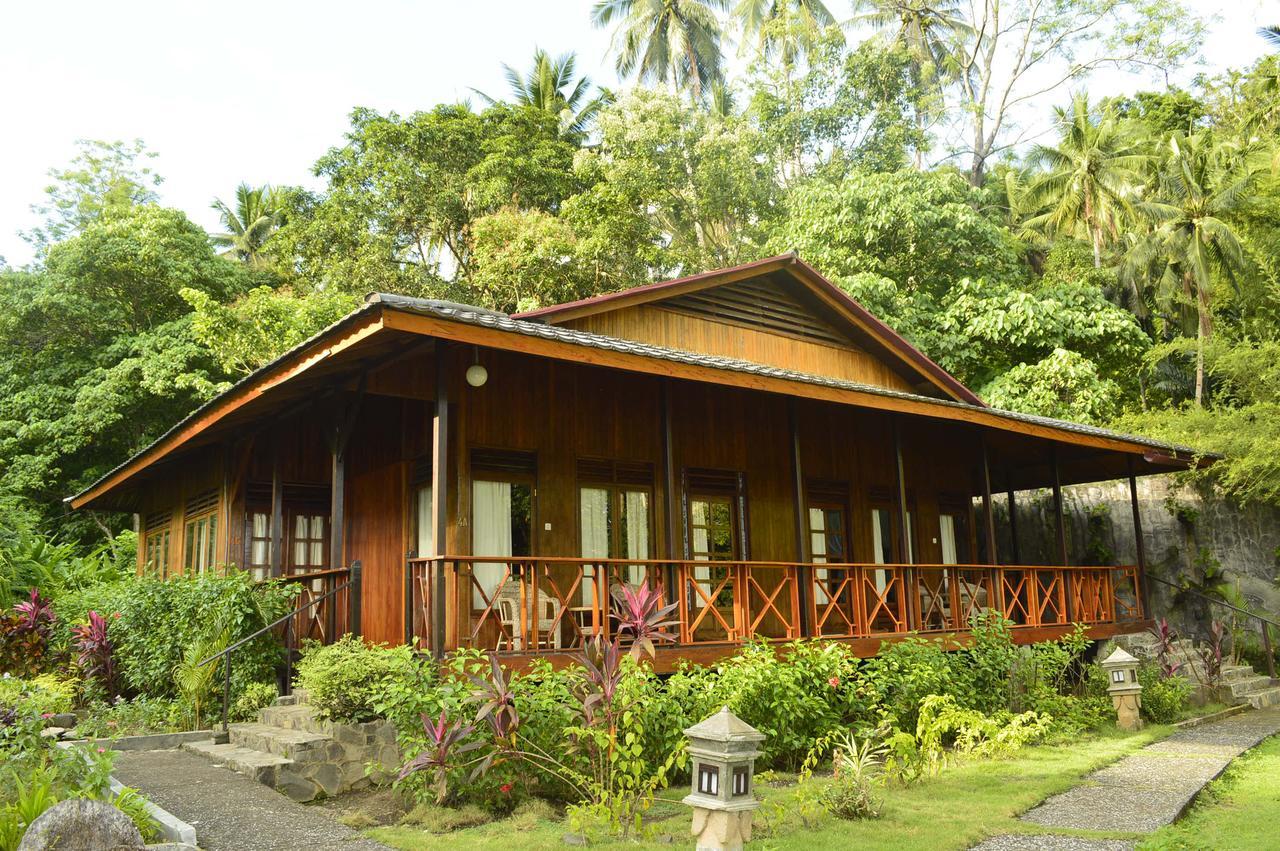 Kungkungan Bay Resort Bitung Exteriör bild