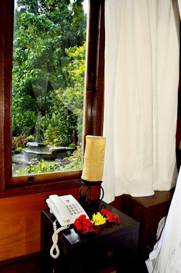 Kungkungan Bay Resort Bitung Exteriör bild
